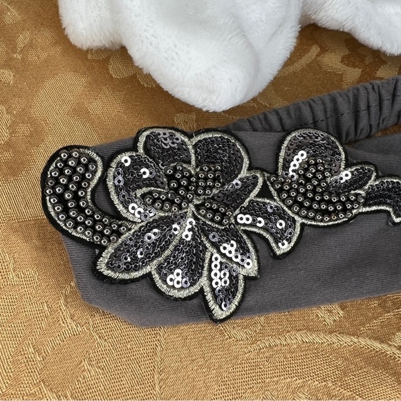 Set Of Two Grey White Headbands Silver Sequin Accent Makeup Skincare Bow Glam - Picture 4 of 5